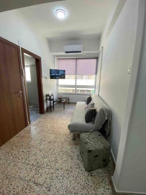 2 Bedroom Apt In Ermou 4 Minute Walk Beach Larnaca Exterior photo